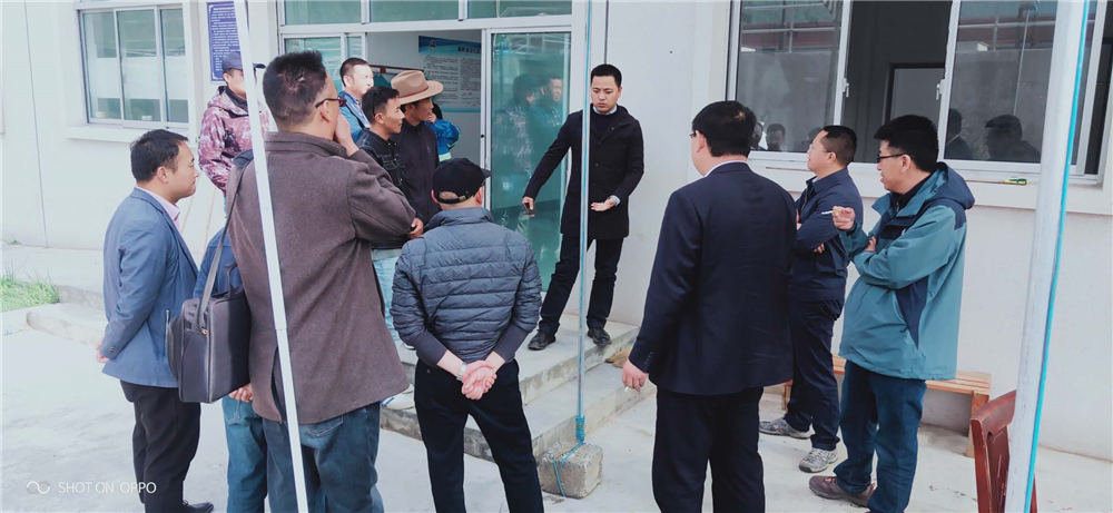 西南督查組在自治區(qū)、日喀則市、吉隆縣、吉隆鎮(zhèn)有關(guān)領(lǐng)導(dǎo)的陪同下對(duì)吉隆鎮(zhèn)污水處理廠檢查工作