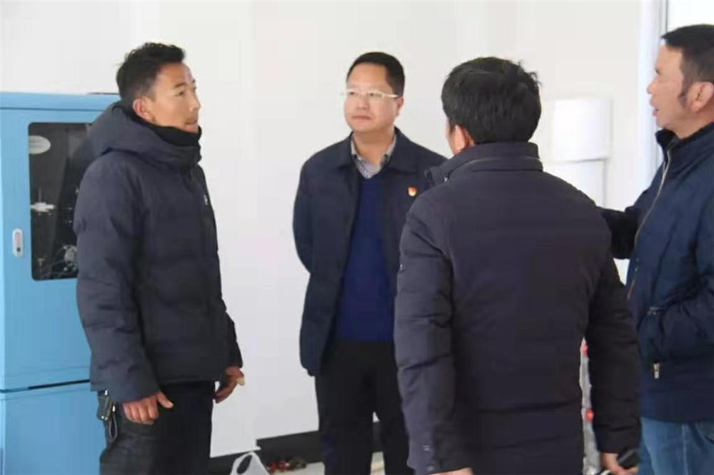 吉隆縣縣委副書記、縣長胡紅等領(lǐng)導班子進行檢查和指導工作